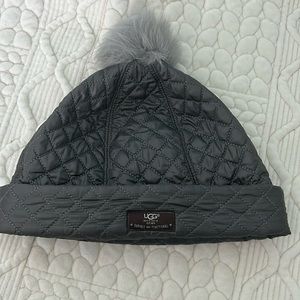 UGG hat, adorable! Gray with gray puff! Like new!